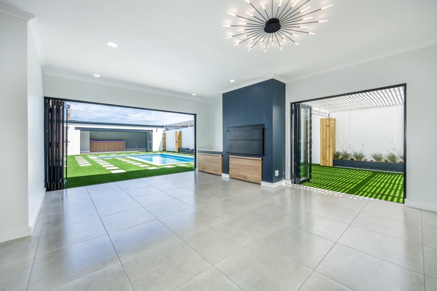 4 Bedroom Property for Sale in Haasendal Western Cape